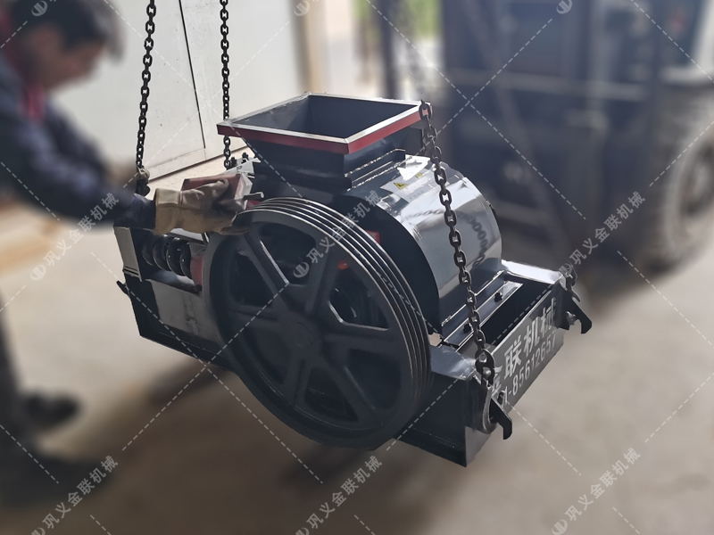 2PG250x250小型對輥破碎機(jī)發(fā)貨圖片_發(fā)往云南瑞麗_實驗室用