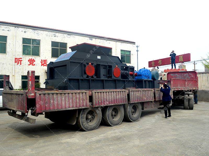 砂廠更換設(shè)備用對輥破碎機(jī)多少錢一臺？